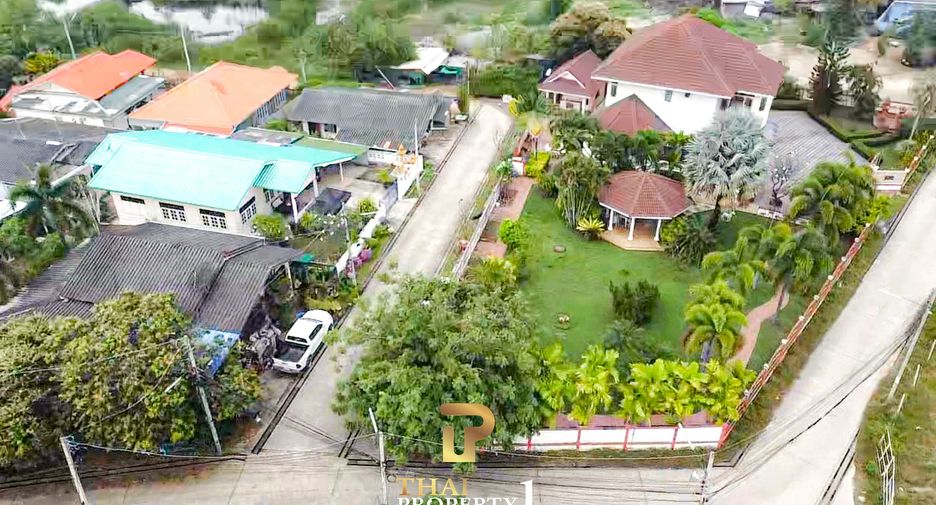 For sale 4 bedrooms villa in Cha Am, Phetchaburi