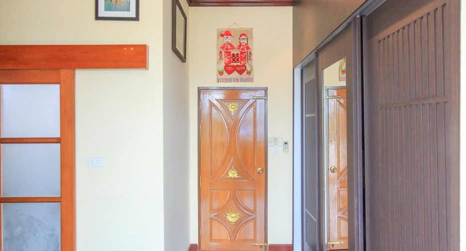 For sale 4 bedrooms villa in Cha Am, Phetchaburi