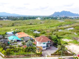 For sale 4 bedrooms villa in Cha Am, Phetchaburi