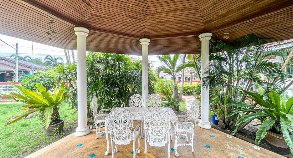 For sale 4 bedrooms villa in Cha Am, Phetchaburi