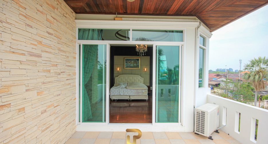 For sale 4 bedrooms villa in Cha Am, Phetchaburi