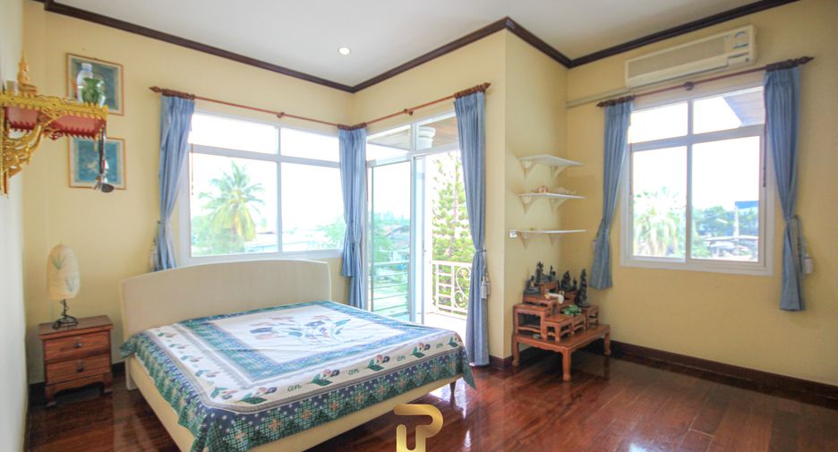 For sale 4 bedrooms villa in Cha Am, Phetchaburi
