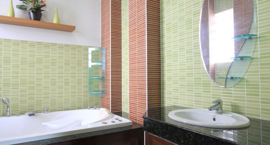 For sale 4 bedrooms villa in Cha Am, Phetchaburi
