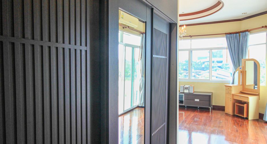 For sale 4 bedrooms villa in Cha Am, Phetchaburi