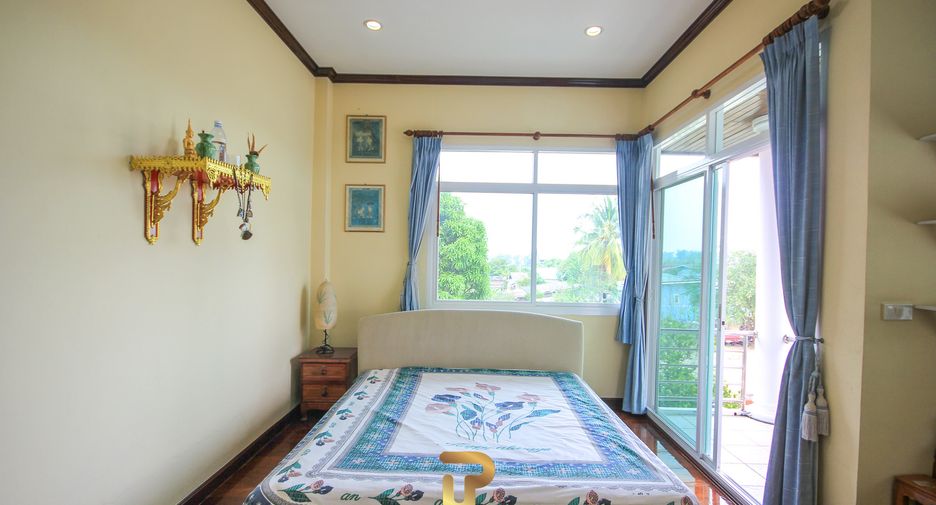 For sale 4 bedrooms villa in Cha Am, Phetchaburi