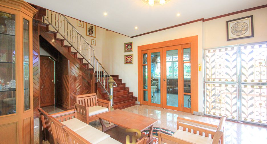 For sale 4 bedrooms villa in Cha Am, Phetchaburi