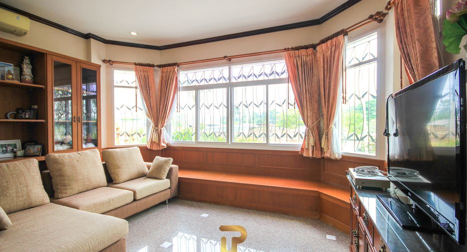 For sale 4 bedrooms villa in Cha Am, Phetchaburi