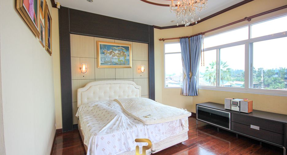 For sale 4 bedrooms villa in Cha Am, Phetchaburi
