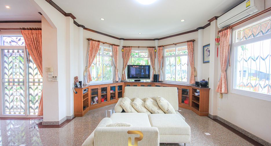 For sale 4 bedrooms villa in Cha Am, Phetchaburi