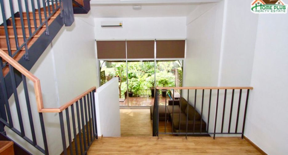 Casa adosada en alquiler y en venta de 3 habitaciones en Khan Na Yao, Bangkok