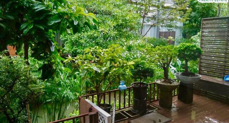 Casa adosada en alquiler y en venta de 3 habitaciones en Khan Na Yao, Bangkok