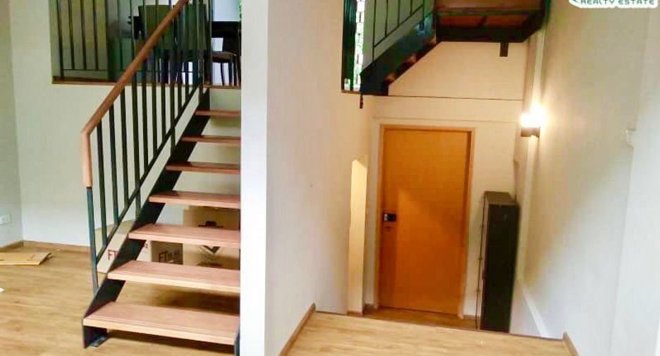 Casa adosada en alquiler y en venta de 3 habitaciones en Khan Na Yao, Bangkok