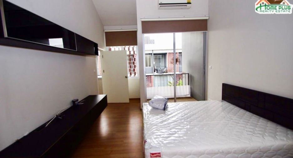 For rent and for sale 3 bed townhouse in Khan Na Yao, Bangkok