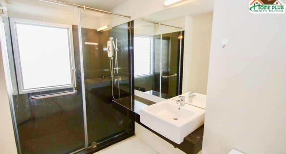 Casa adosada en alquiler y en venta de 3 habitaciones en Khan Na Yao, Bangkok