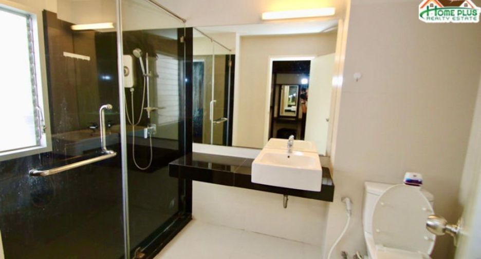 Casa adosada en alquiler y en venta de 3 habitaciones en Khan Na Yao, Bangkok
