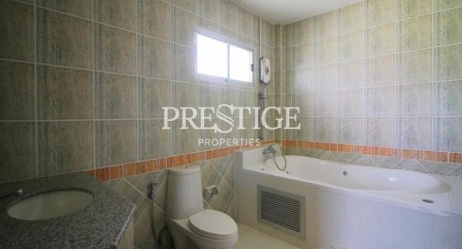 For sale 3 bedrooms house in East Pattaya, Pattaya