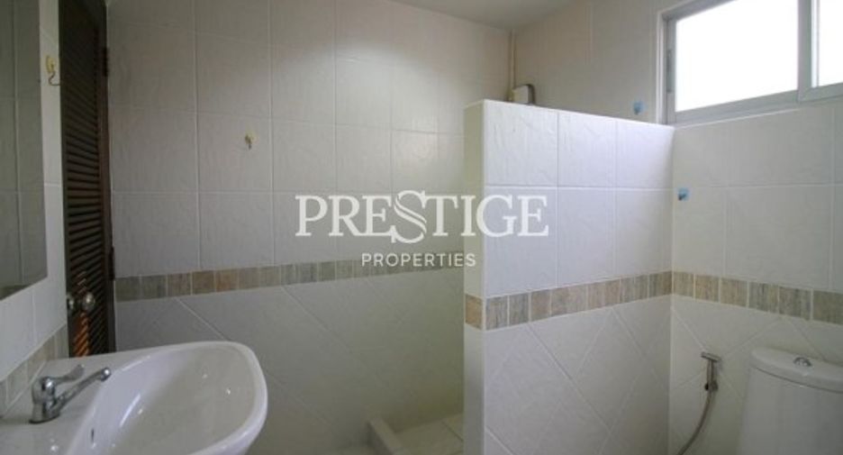For sale 3 bedrooms house in East Pattaya, Pattaya