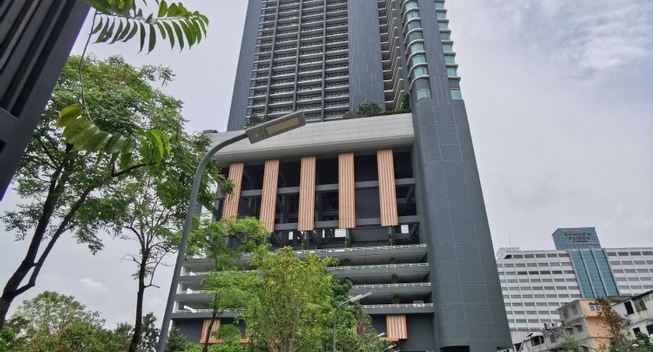 Condo en alquiler y en venta de 3 habitaciones en Bang Kho Laem, Bangkok