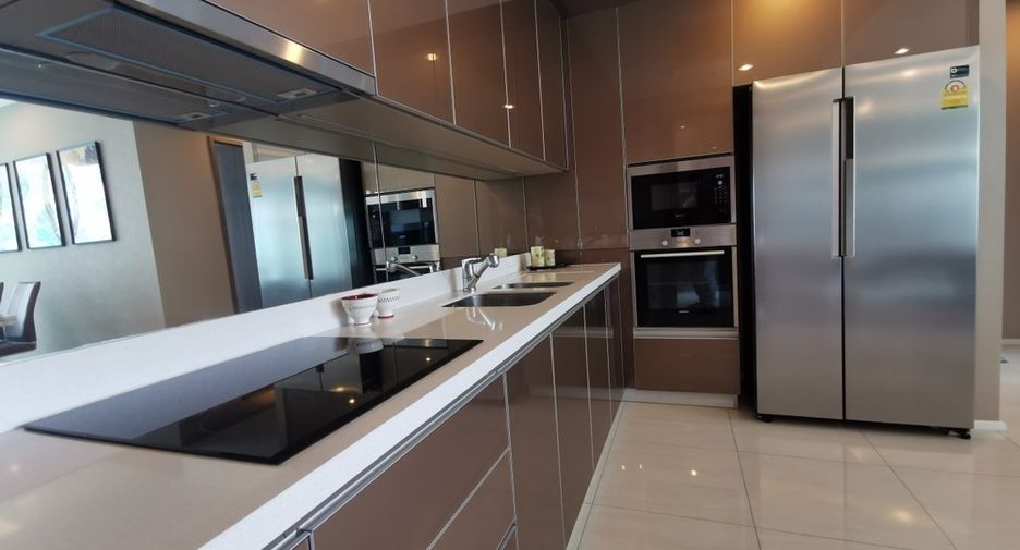 Condo en alquiler y en venta de 3 habitaciones en Bang Kho Laem, Bangkok