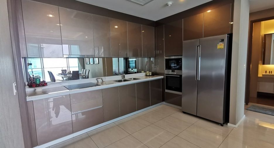 Condo en alquiler y en venta de 3 habitaciones en Bang Kho Laem, Bangkok
