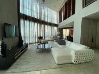 For rent 3 bed condo in Pathum Wan, Bangkok