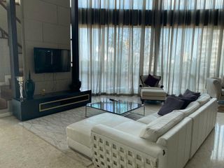 For rent 3 bed condo in Pathum Wan, Bangkok