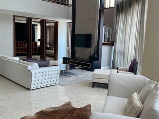 For rent 3 bed condo in Pathum Wan, Bangkok