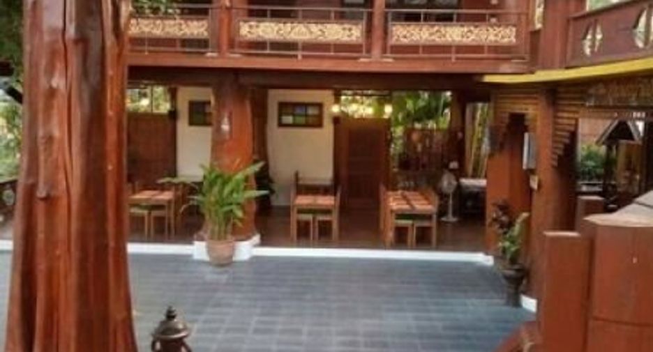 À vendre 8 chambres local commercial à San Pa Tong, Chiang Mai