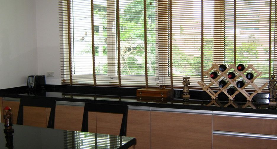 For rent 3 bed condo in Khlong Toei, Bangkok