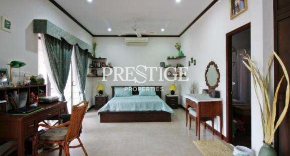 For sale 4 bedrooms house in East Pattaya, Pattaya