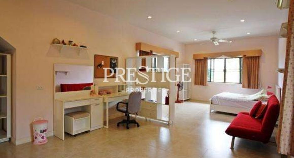 For sale 4 bedrooms house in East Pattaya, Pattaya