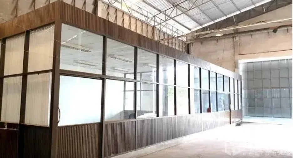 For rent warehouse in Ban Pho, Chachoengsao