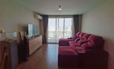 For sale 2 bed condo in Huai Khwang, Bangkok