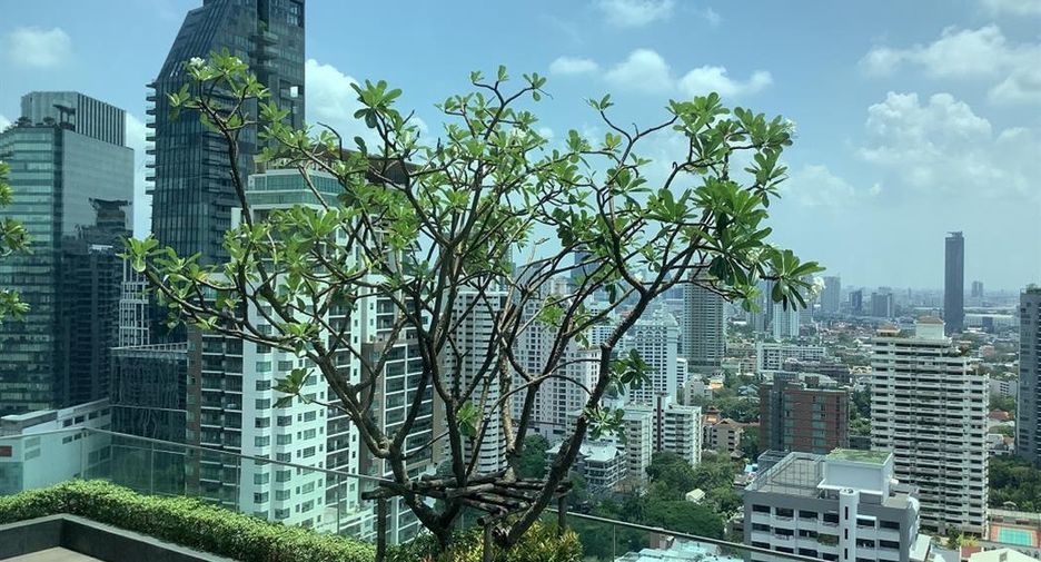 For sale 2 bedrooms condo in Khlong Toei, Bangkok