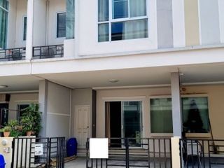 For rent 3 bed townhouse in Saraphi, Chiang Mai