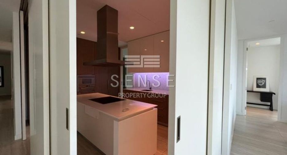 Condo en alquiler de 3 habitaciones en Pathum Wan, Bangkok