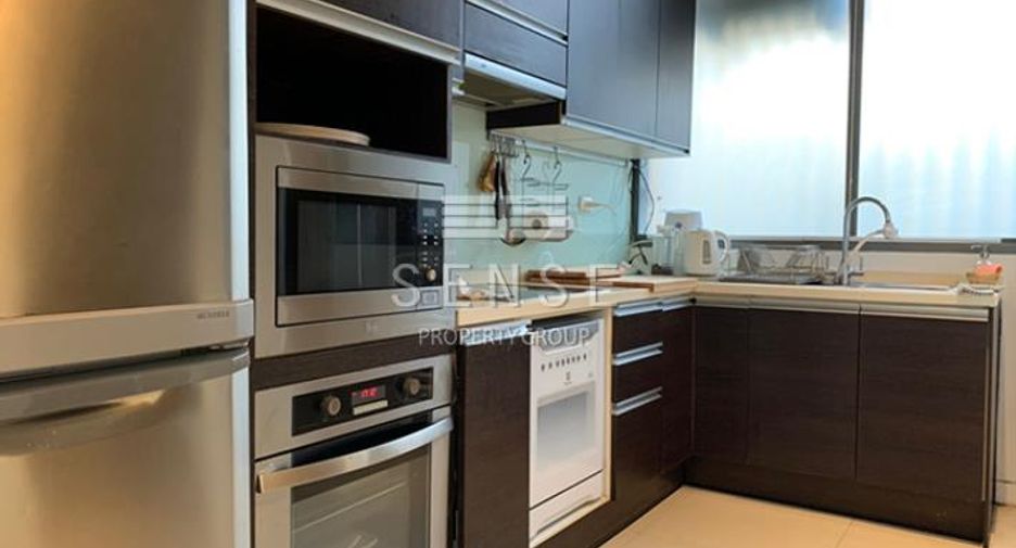 Condo en alquiler de 3 habitaciones en Khlong Toei, Bangkok