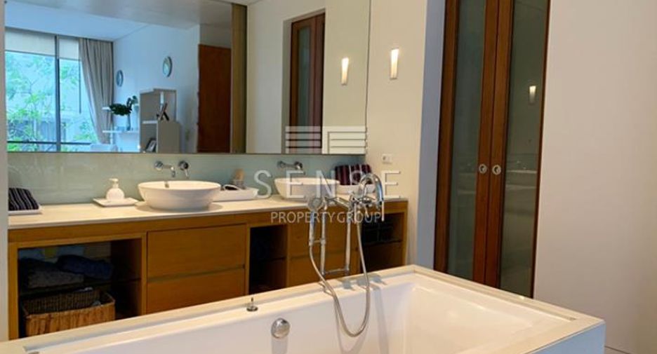 Condo en alquiler de 3 habitaciones en Khlong Toei, Bangkok