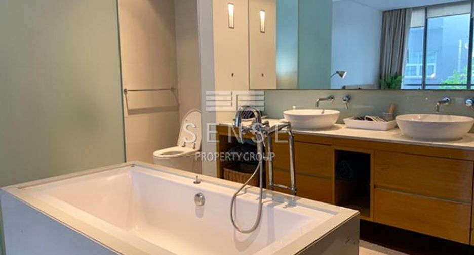 Condo en alquiler de 3 habitaciones en Khlong Toei, Bangkok