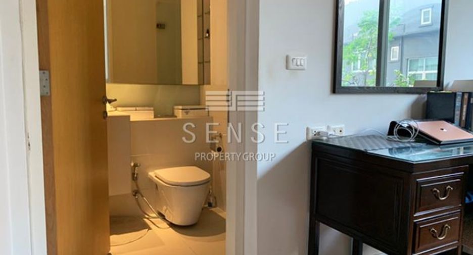 Condo en alquiler de 3 habitaciones en Khlong Toei, Bangkok