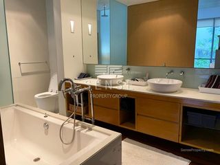 For rent 3 bedrooms condo in Khlong Toei, Bangkok