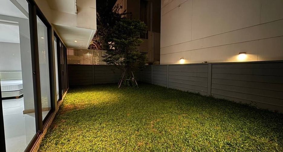 For rent 4 bed house in Huai Khwang, Bangkok