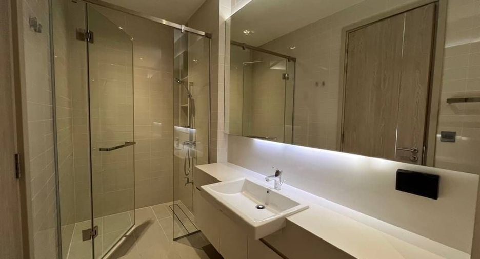 For rent 4 bed house in Huai Khwang, Bangkok
