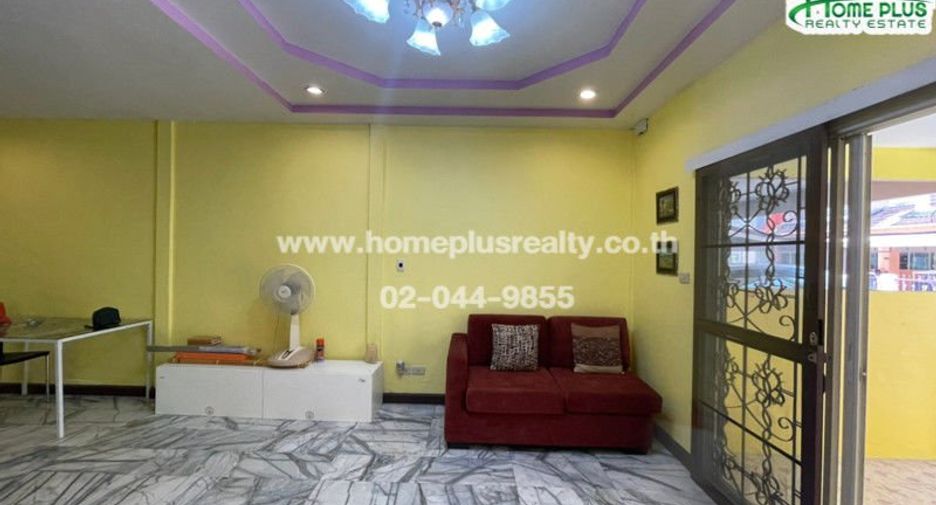 For sale 3 bedrooms townhouse in Thanyaburi, Pathum Thani