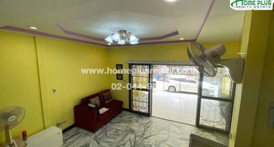 For sale 3 bedrooms townhouse in Thanyaburi, Pathum Thani