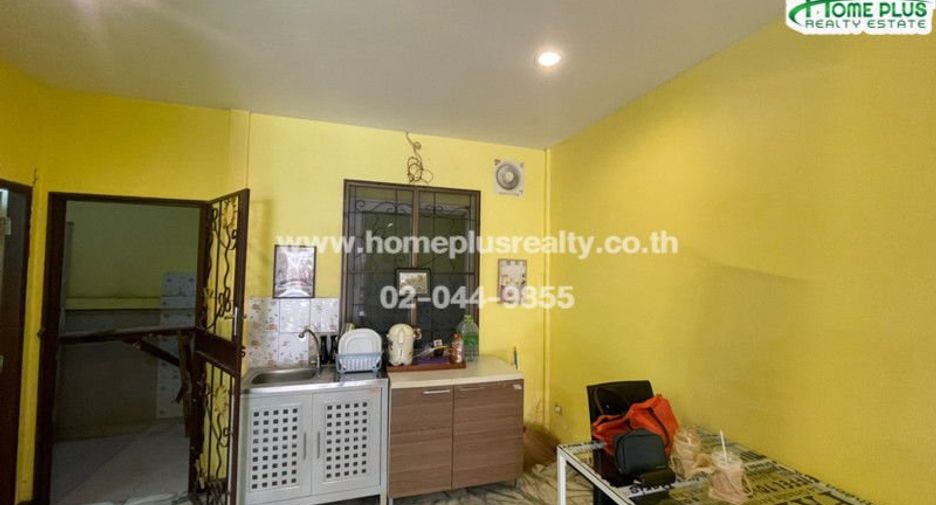 For sale 3 bedrooms townhouse in Thanyaburi, Pathum Thani