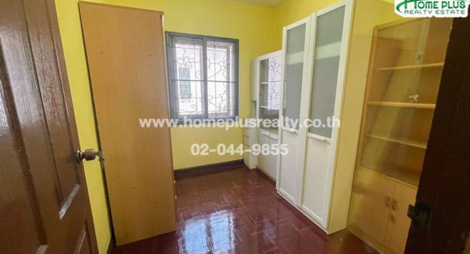 For sale 3 bedrooms townhouse in Thanyaburi, Pathum Thani