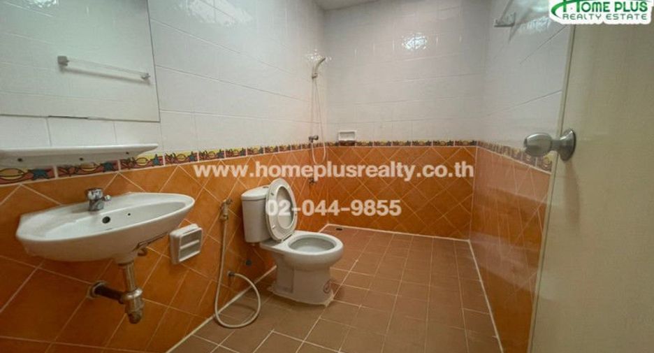 For sale 3 bedrooms townhouse in Thanyaburi, Pathum Thani