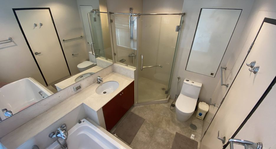 For rent 2 Beds condo in Khlong Toei, Bangkok