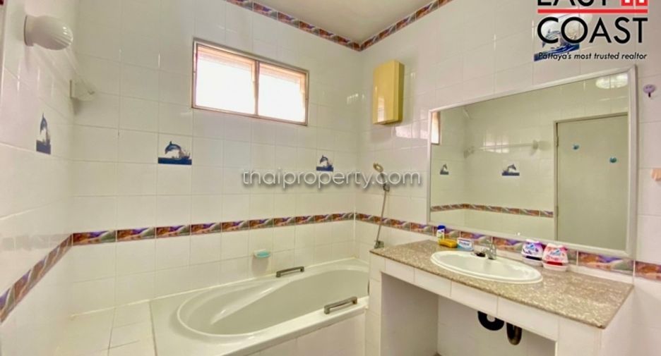 For sale 4 bedrooms house in Bang Lamung, Chonburi